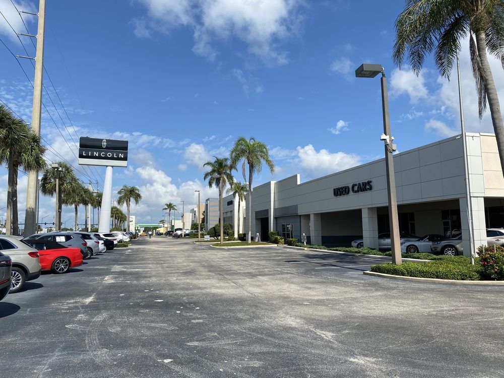 Prominent Location Auto Dealership: 1800 -1850 E Merritt Island Causeway, Merritt Island, FL 32952